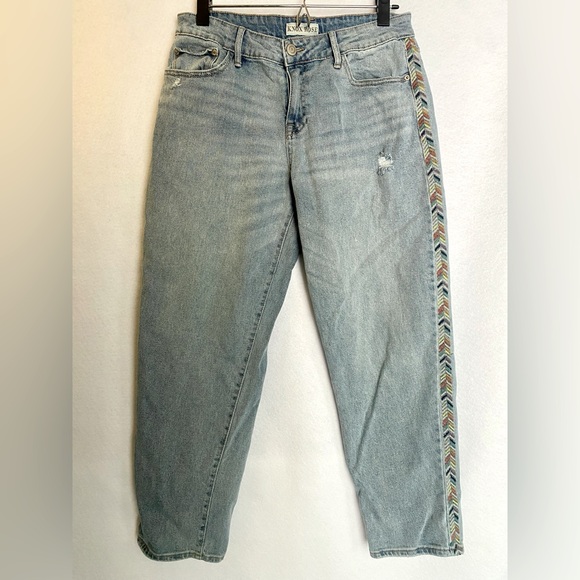 Fall Vibes Mid-Rise Taper Leg Embroidered Stripe Jeans - Knox Rose Light Wash 8 - Picture 2 of 8